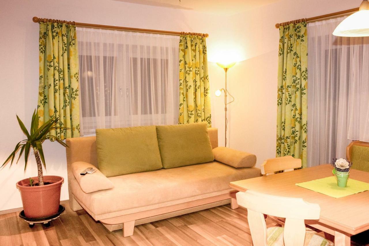 Bucheggerhof Apartment